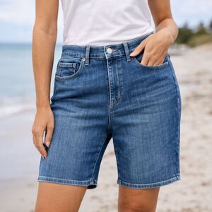 Levi’s Bermuda Denim Shorts Women’s 32 Blue Mid Rise Stretch Casual Summer